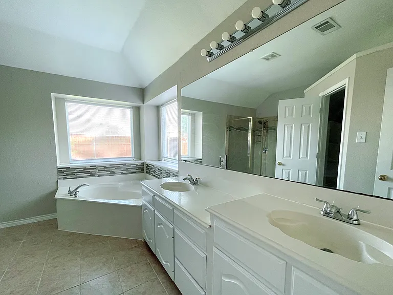 1510 Scottsman Dr — Photo 9
