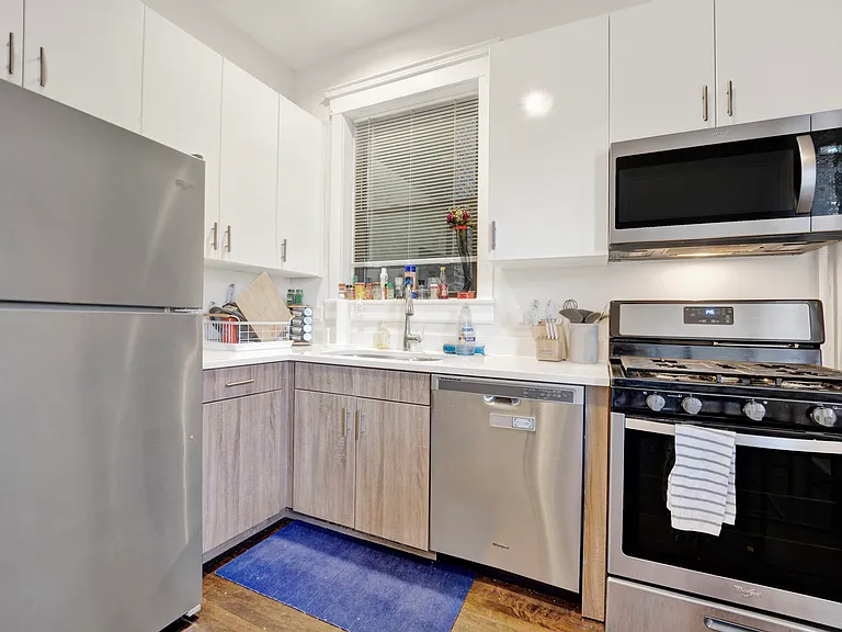 1010 W Dakin St #2 — Photo 8