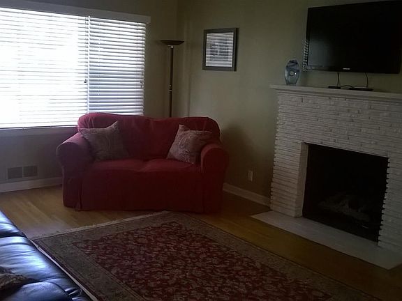 Living Room (facing south)