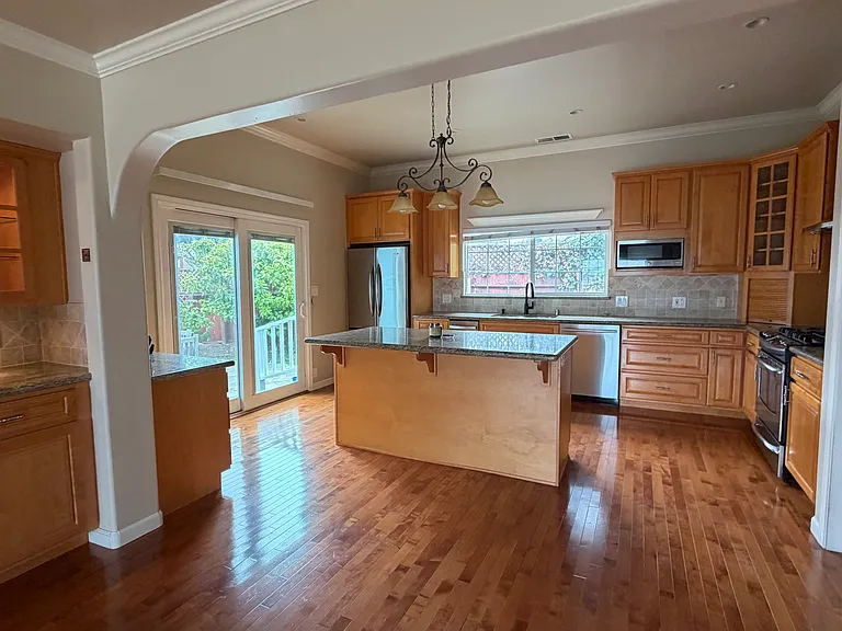 1074 Lorenzo Ct — Photo 9