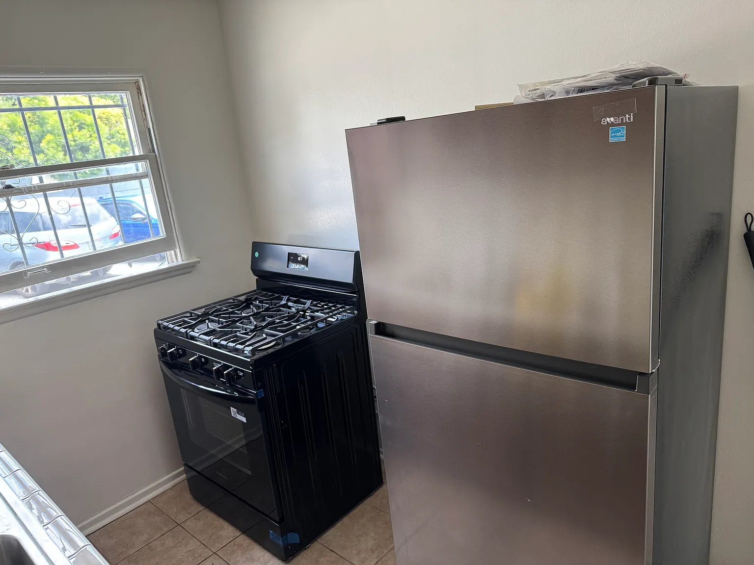 Studio, 400 sqft, $1,250 — Photo 3