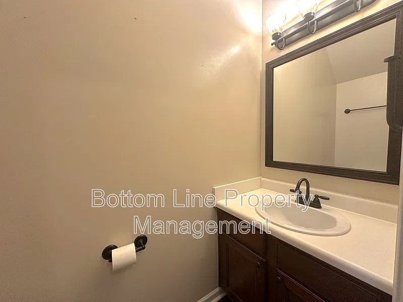 3 bed, 2.5 bath, $2,199 — Photo 4