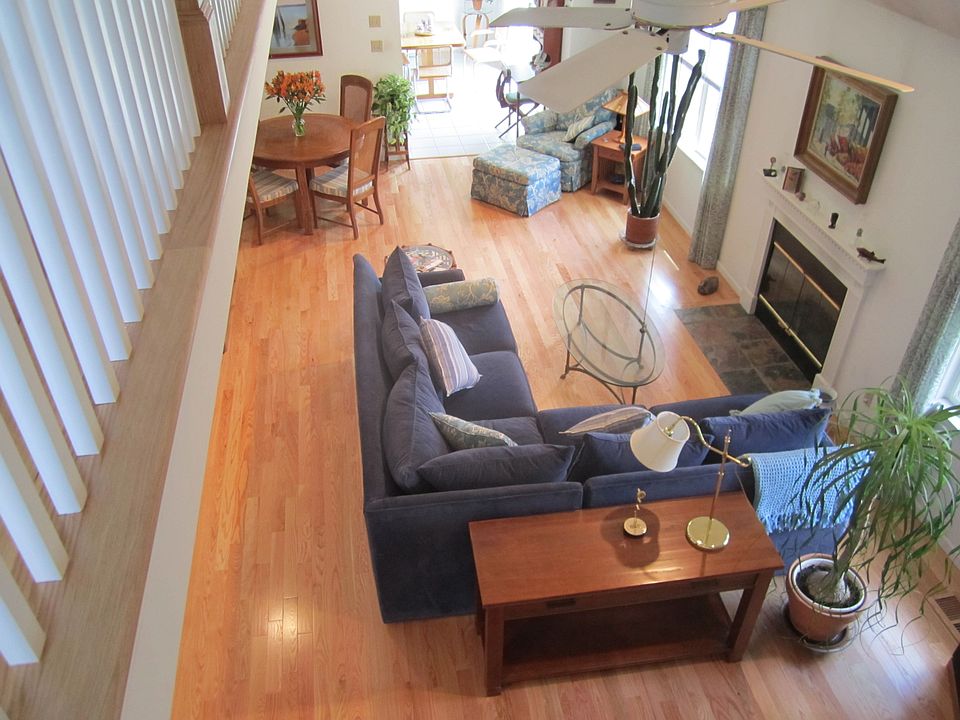living room/dining room