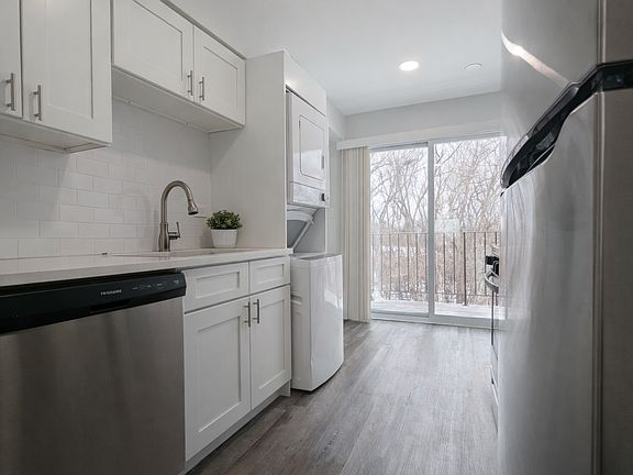 5th image of 228 E Rimini Ct Unit 3B