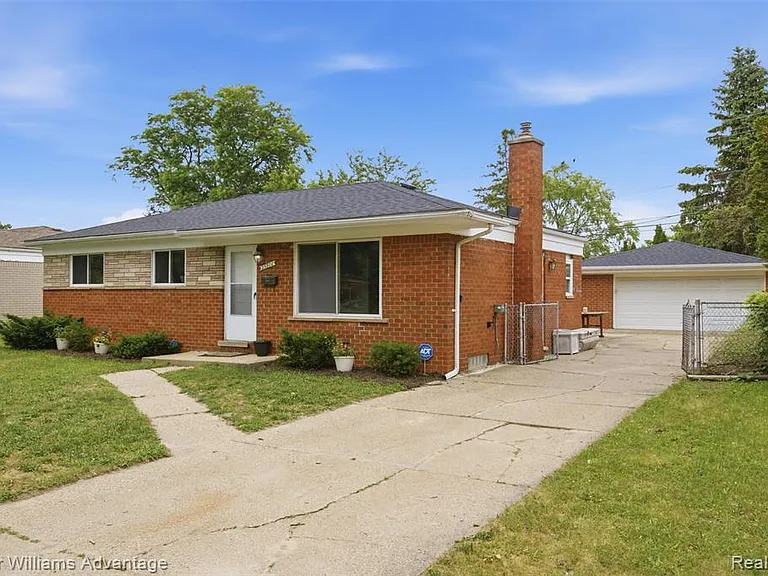25506 Virginia Dr — Photo 2