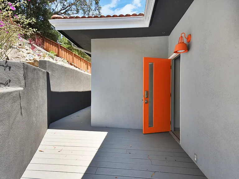 7001 Buckingham Blvd — Photo 33