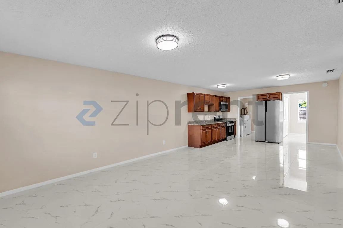 3 bed, 1200 sqft, $2,000 — Photo 4