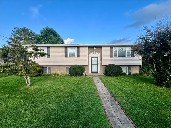 108 N 1st St, Masontown, PA 15461