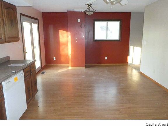 5th image of 30205 Walnut Dr