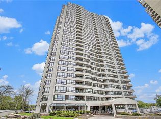 1510 Riverside Dr #2106, Ottawa, ON K1G4X5