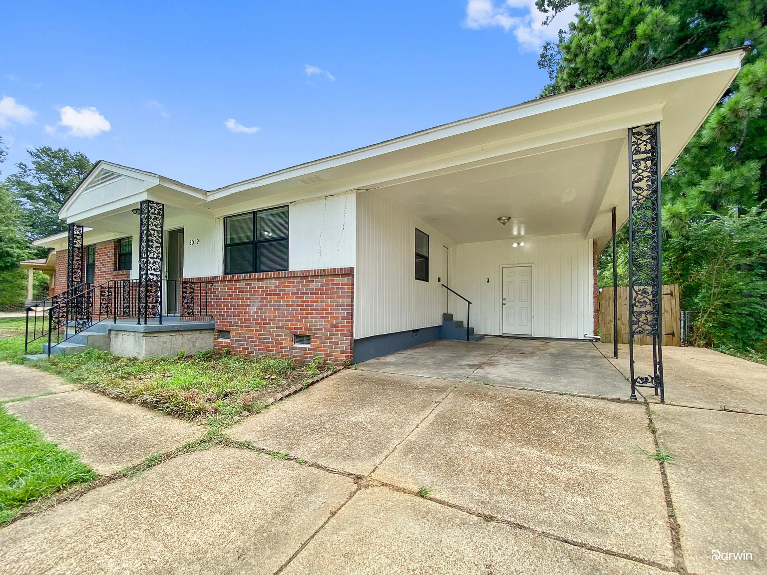3 bed, 1.5 bath, 1375 sqft, $1,215 — Photo 2