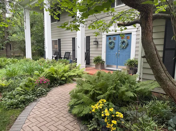 4N220 Thornly Rd, St Charles, IL 60174