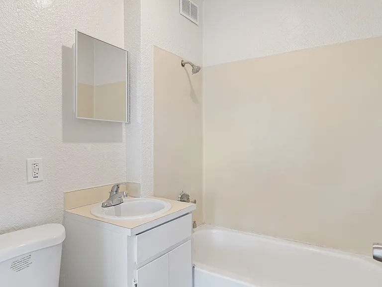 215 E 1st St #205 — Photo 7