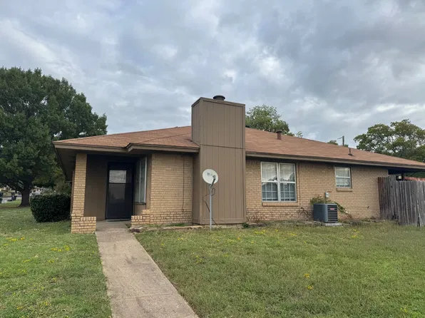 501 Guerin Dr, Arlington, TX 76012
