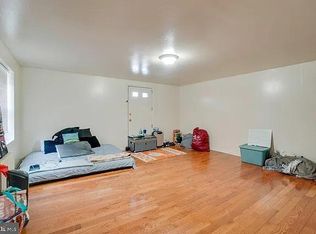 869 Hollins St FLOOR 1, Baltimore, MD 21201