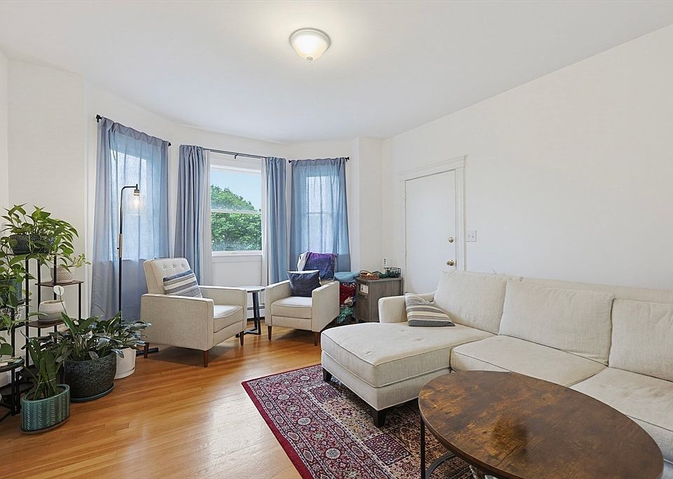 1st image of 87 Broad St #3