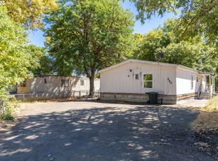590 NW Plateau Dr, Roseburg, OR 97471