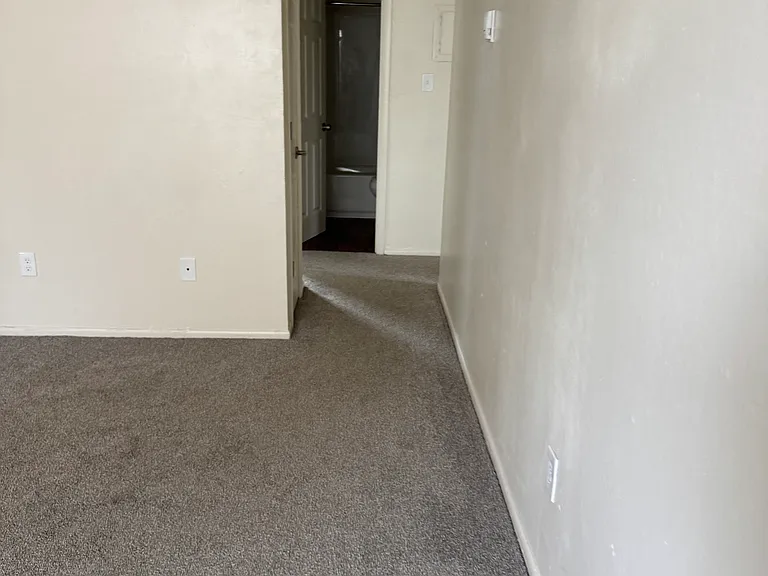 1101 Eagle St #204 — Photo 4