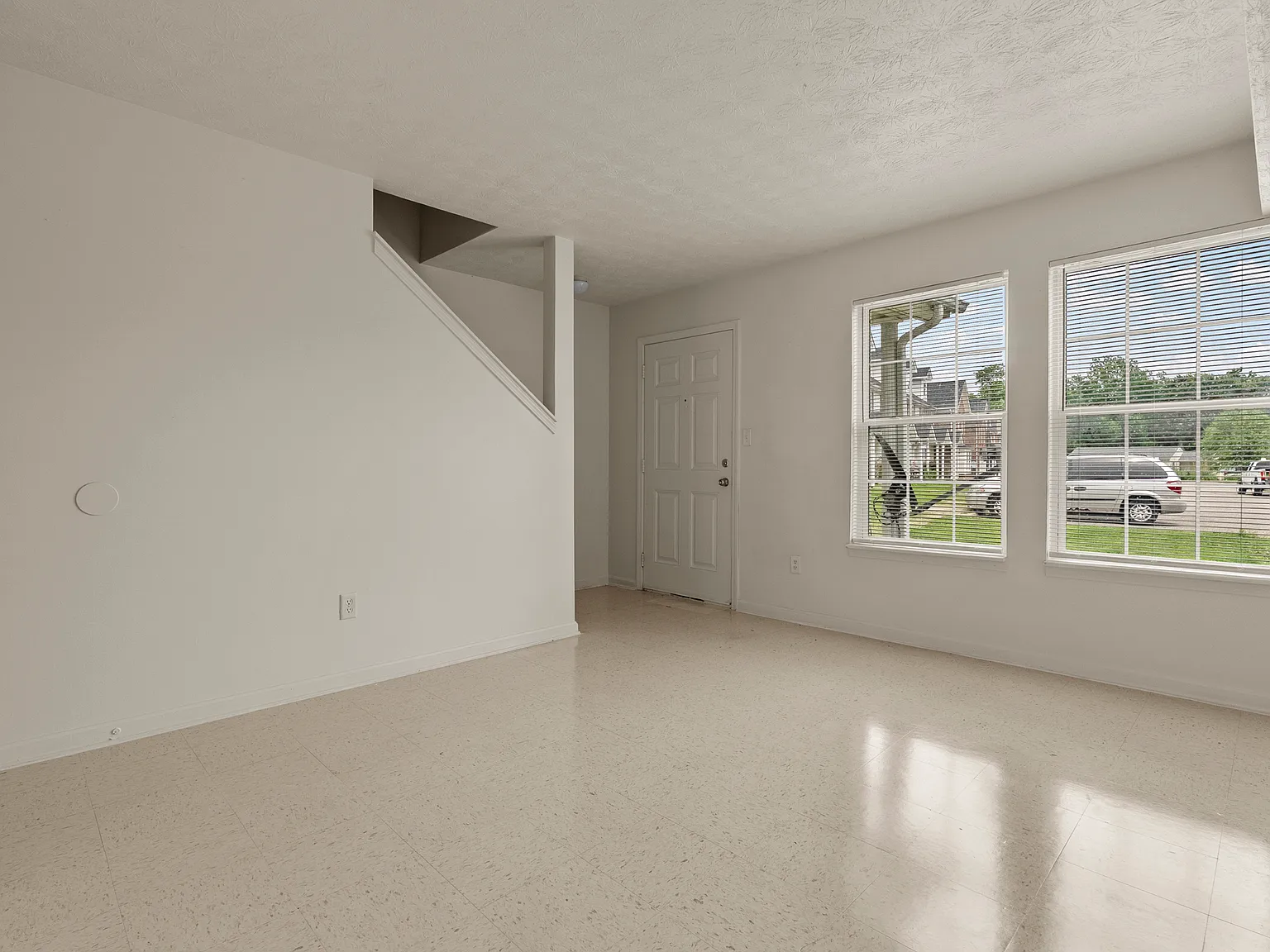 2 bed, 1020 sqft, $1,490 — Photo 3