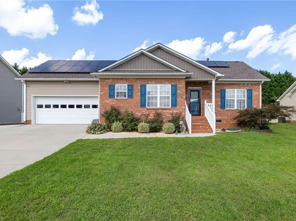 557 Barnsdale Ridge Rd, Kernersville, NC 27284