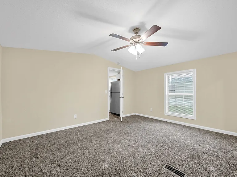 315 Jennifer St — Photo 13