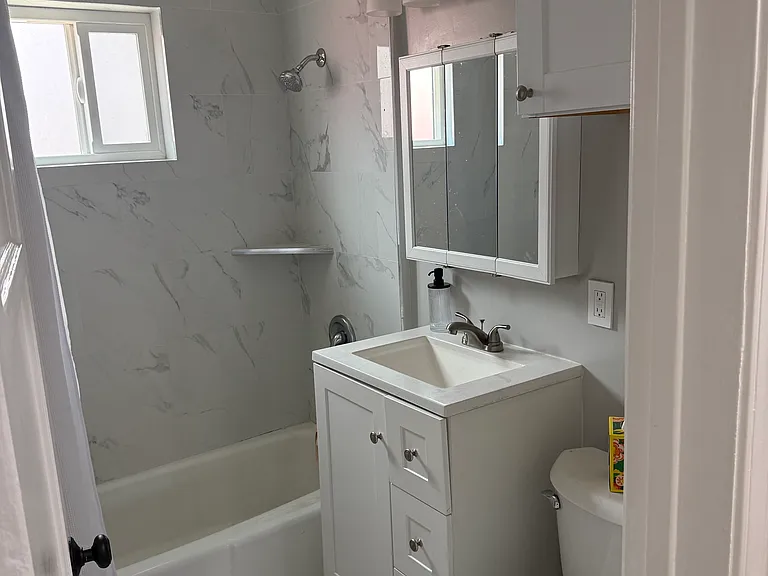 525 N Niagara St #525 — Photo 6