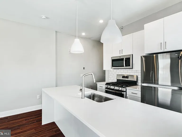 1527-29 Ridge Ave #1B — Photo 9