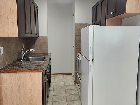 4th image of 3811 54th Ave #102