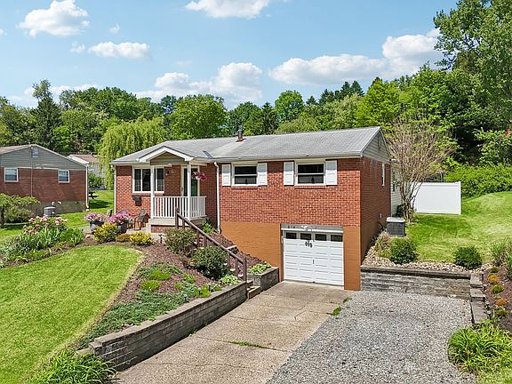 2nd image of 814 Dressel Rd