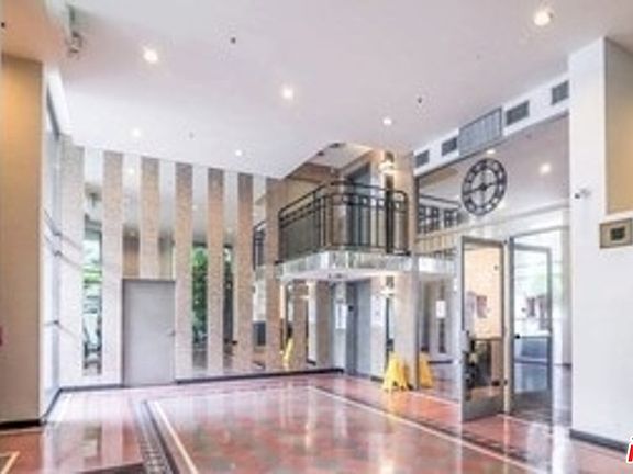 4th image of 500 S Berendo St APT 404