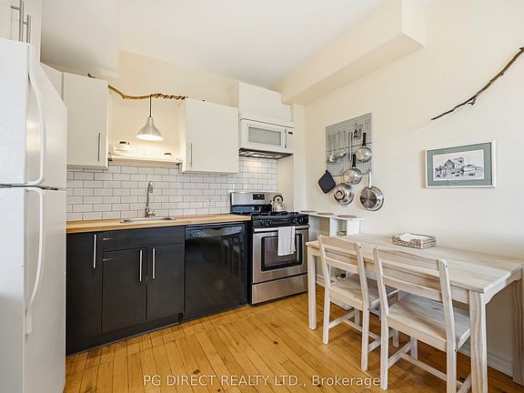 4th image of 486 Montrose Ave