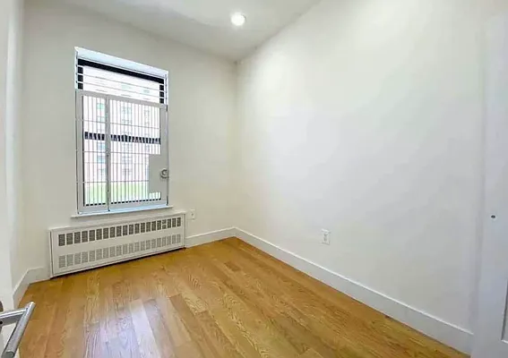 Rented by EastMount Realty LLC | media 22