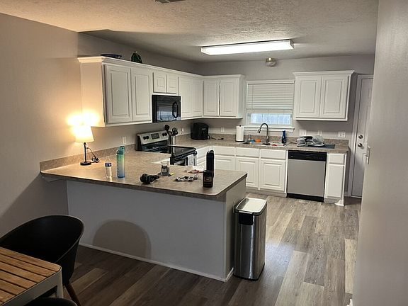 3rd image of 1419 Western Oaks Ct