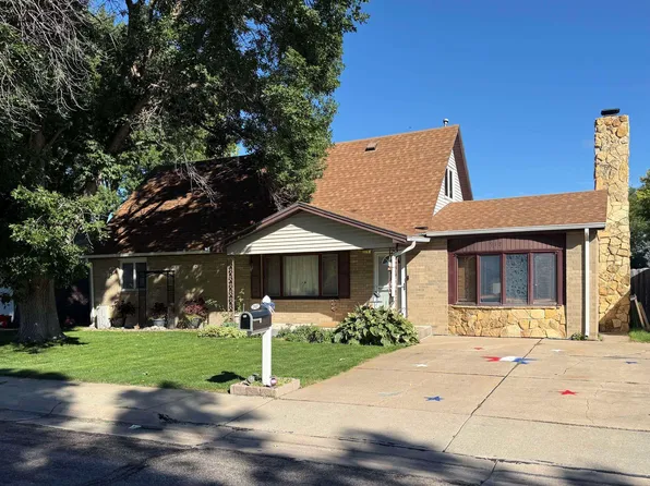 2917 Cedarberry Rd, North Platte, NE 69101