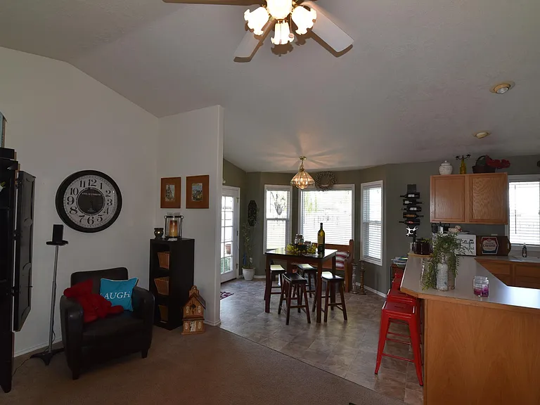 2108 S Linda Vista Pl — Photo 4