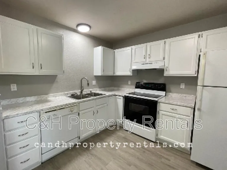 1327 Panners Pl #1 — Photo 4