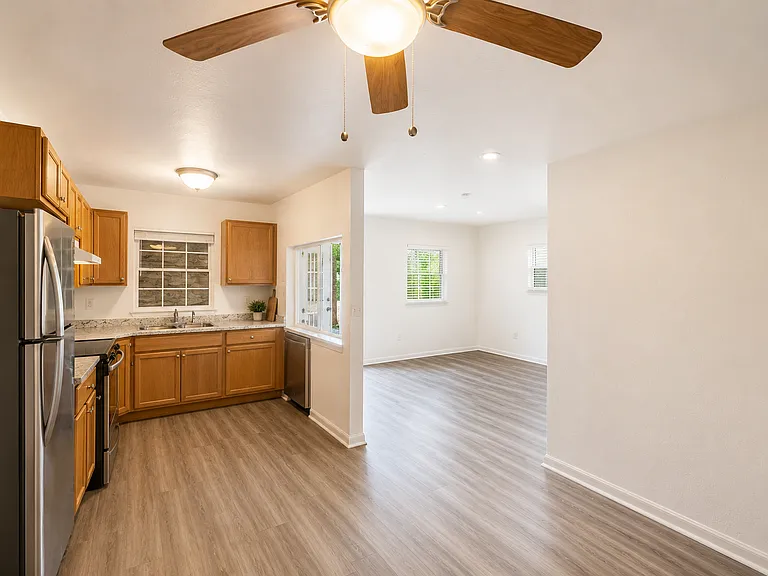5527 Bryson Dr — Photo 5