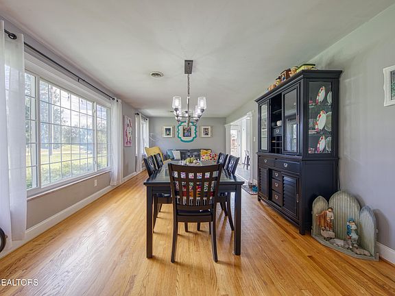 5th image of 417 Lupine Dr