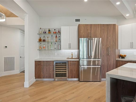 5th image of 1875 Les Chateaux BLVD #7-101