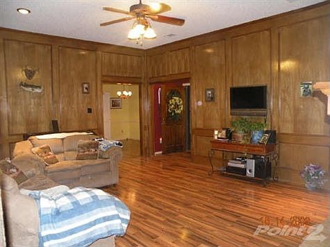 4th image of 102 Creekview Ln