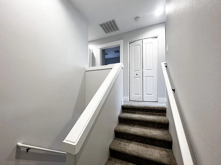 5727-5729 Honey Bee St S — Photo 12