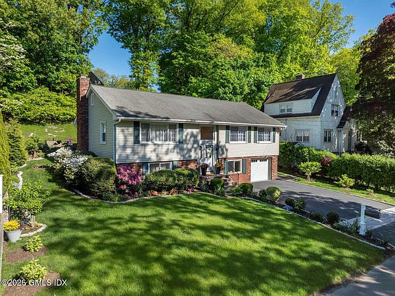 2nd image of 61 Center Dr