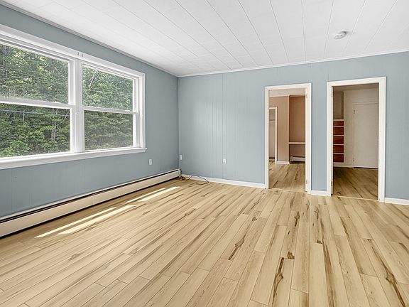 3rd image of 527 Penobscot Ave #8