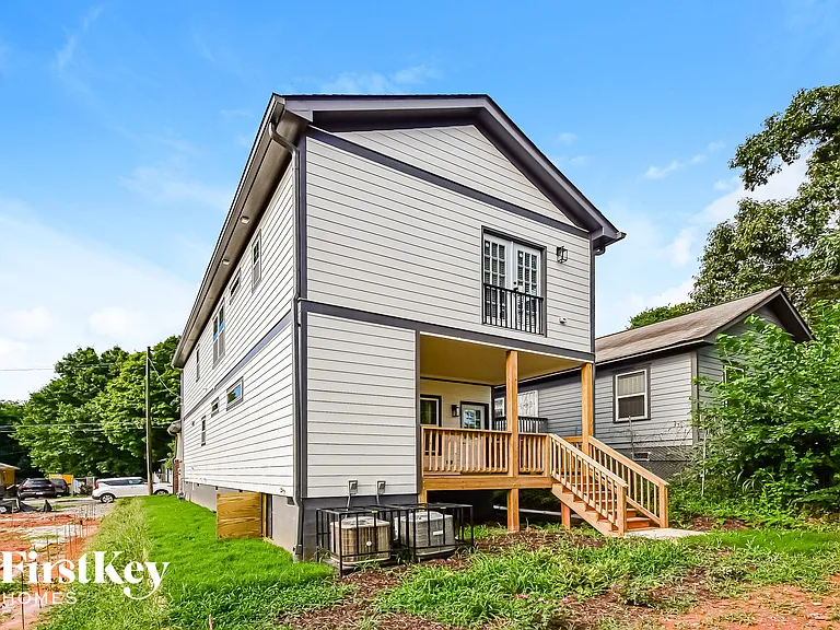 573 Middle St SW — Photo 14