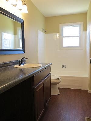 4th image of 17760 Country Club Ln