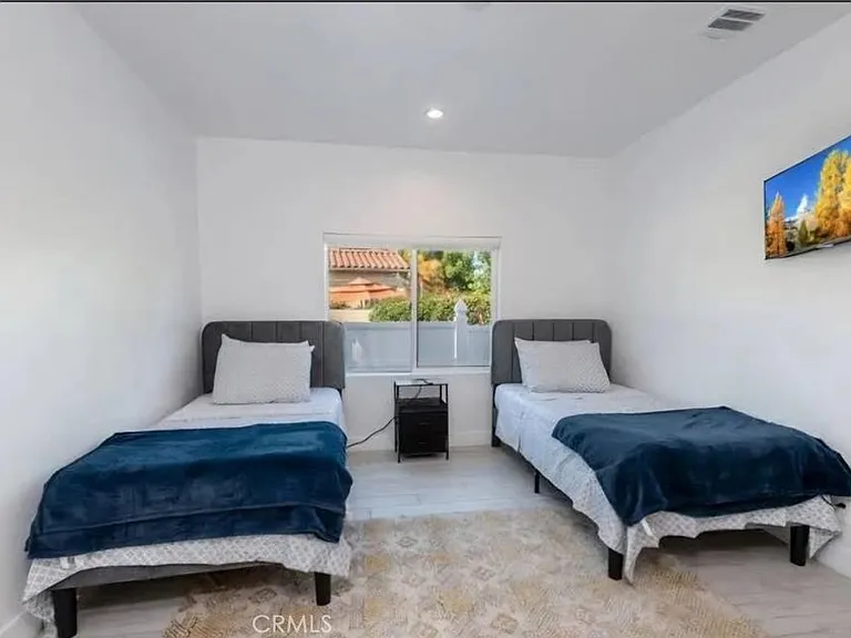 1657 S Garth Ave — Photo 11