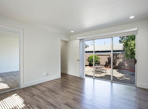 2nd image of 2258 Oakwood Dr