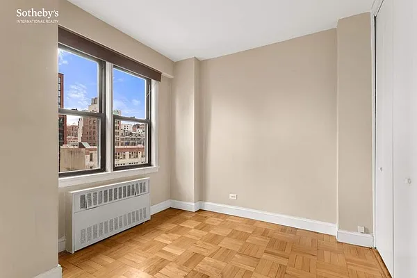Sold by Sotheby's International Realty | media 6