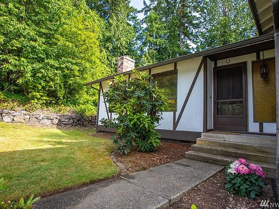 4th image of 8396 University Point Cir NE