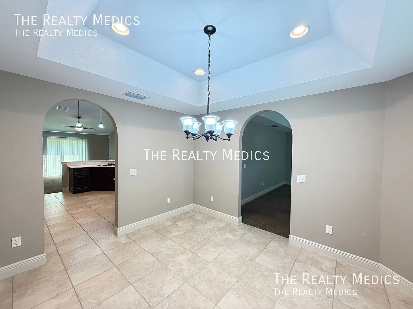 Gorgeous,3 Bedroom, 2 Bathroom Home in Ocala!! — Photo 4